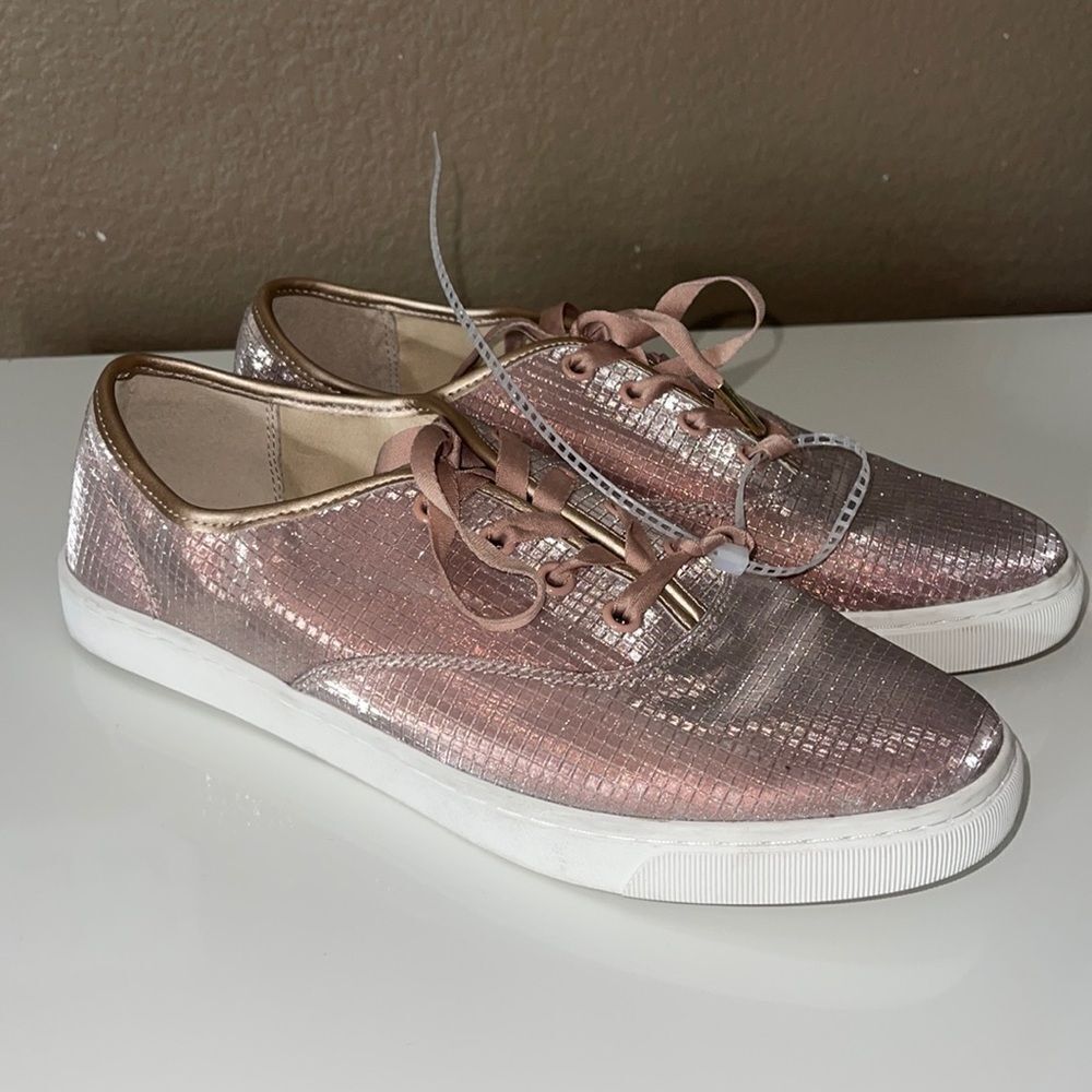 Copper key shiny pink casual shoe size 6